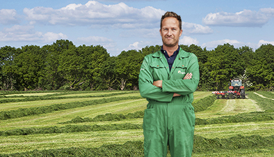 Maaien van grasland (Tuk, Steenwijk)//mowing of grassland